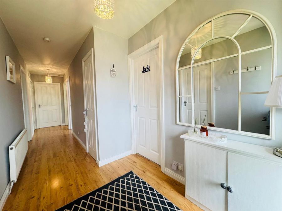 25 Hightown Gardens