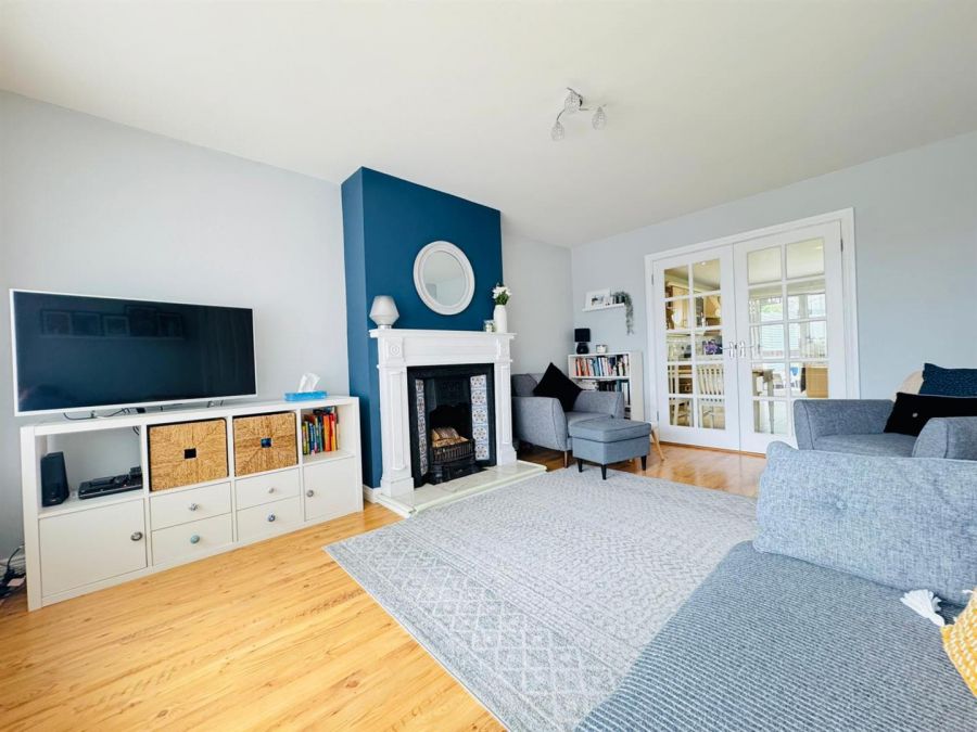 25 Hightown Gardens