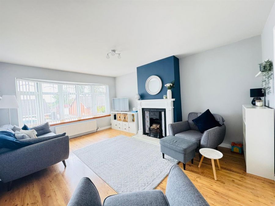 25 Hightown Gardens
