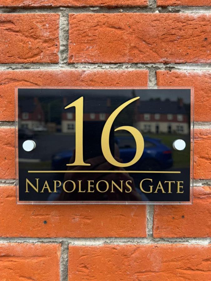 16 Napoleons Gate