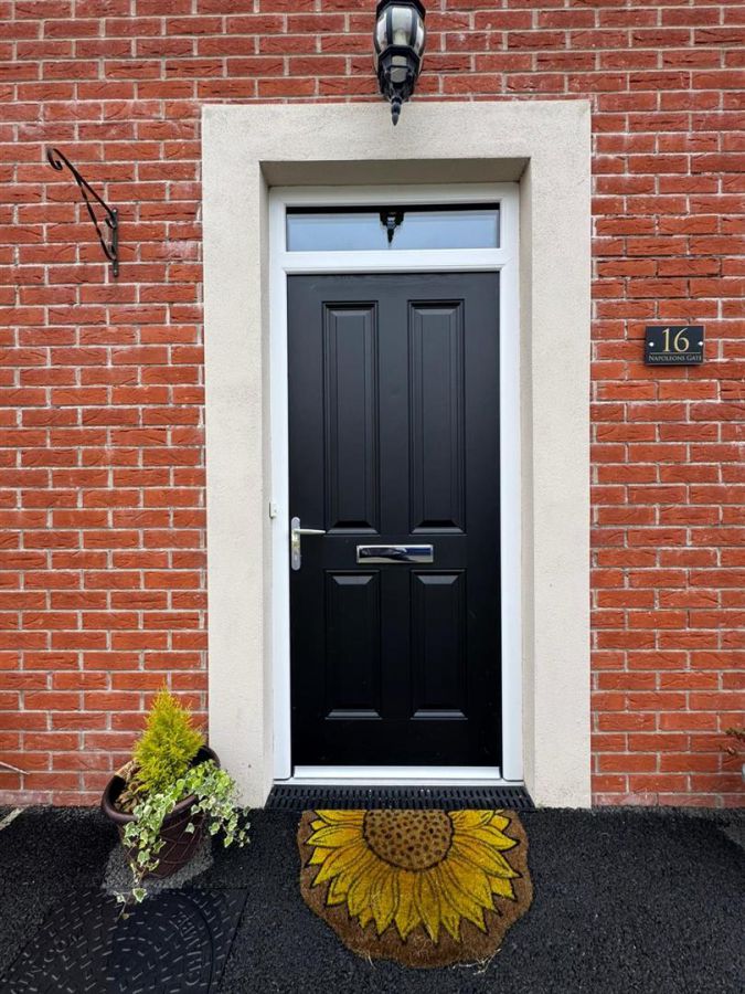 16 Napoleons Gate