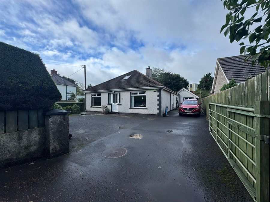 34 Ballyclare Road