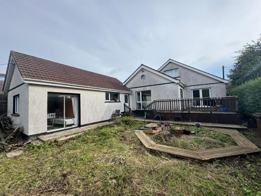 34 Ballyclare Road
