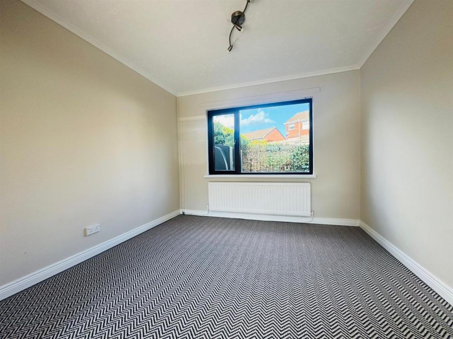 42 Queens Avenue 42 Queens Avenue