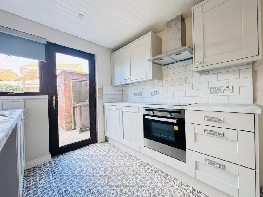 42 Queens Avenue 42 Queens Avenue