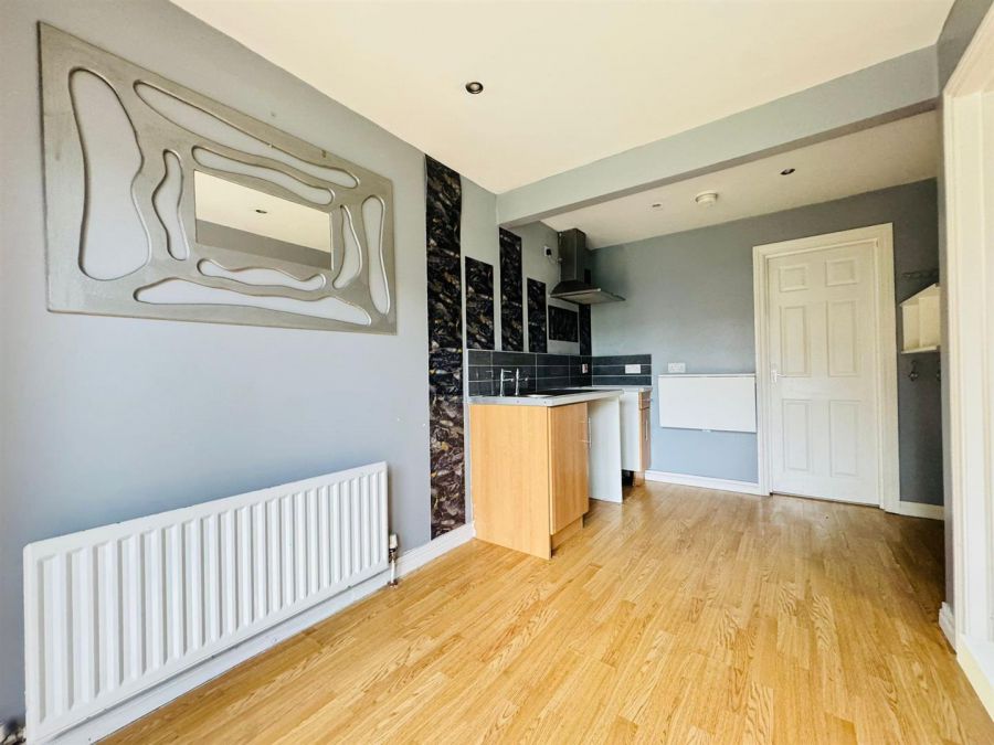 12 Twinburn Park