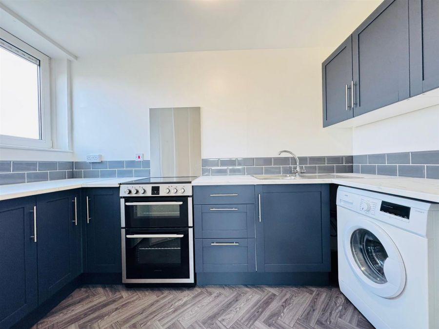 12A Beechwood House Woodland Drive