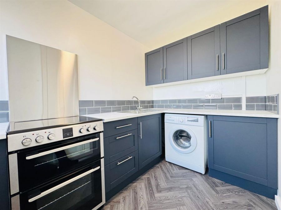 12A Beechwood House Woodland Drive