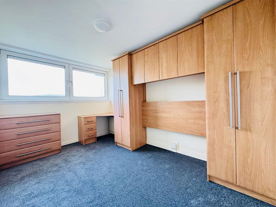 12A Beechwood House Woodland Drive