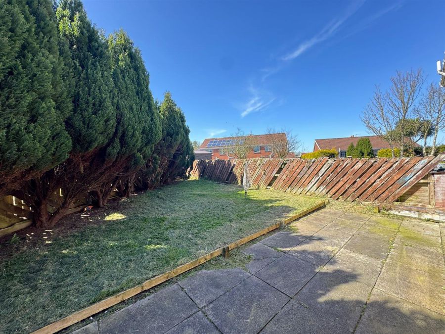 20 Hollybrook Crescent