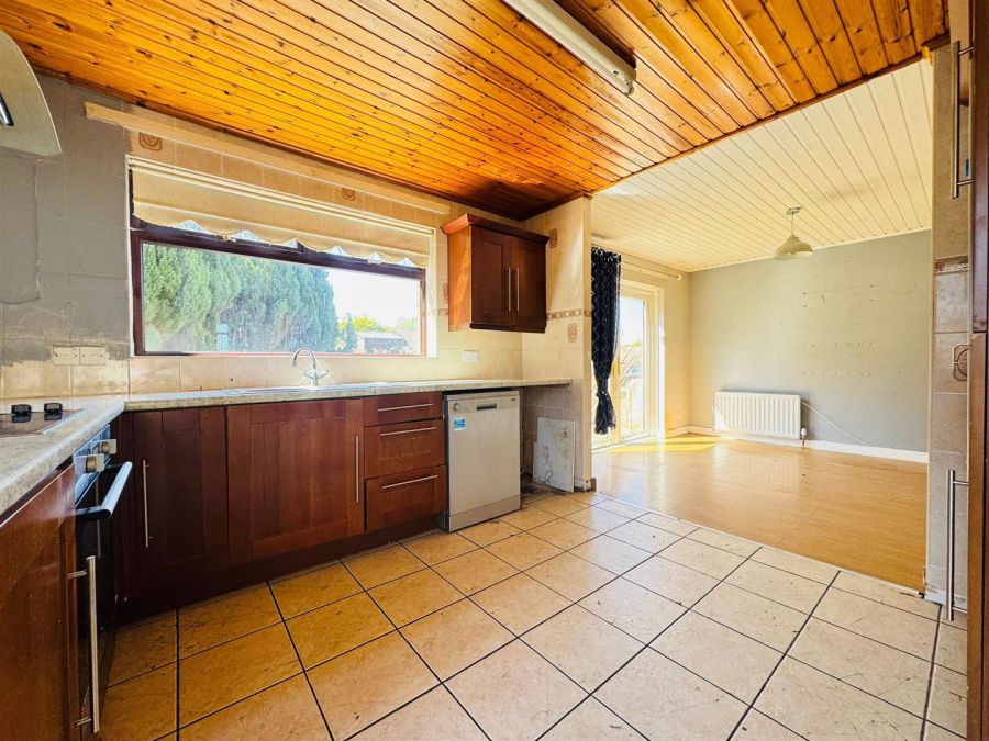 20 Hollybrook Crescent