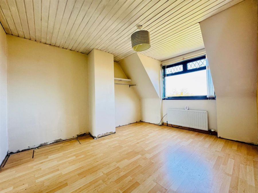 20 Hollybrook Crescent