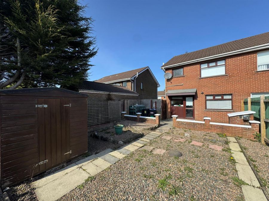 8 Ballyhenry Gardens