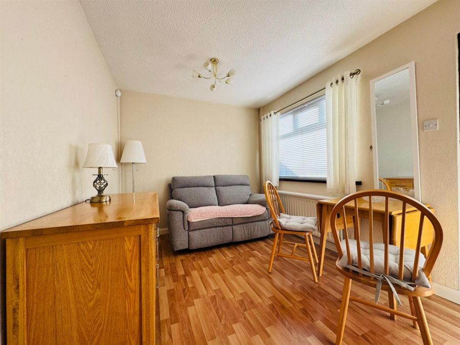 8 Ballyhenry Gardens