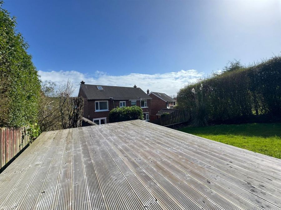 33 Collinward Crescent