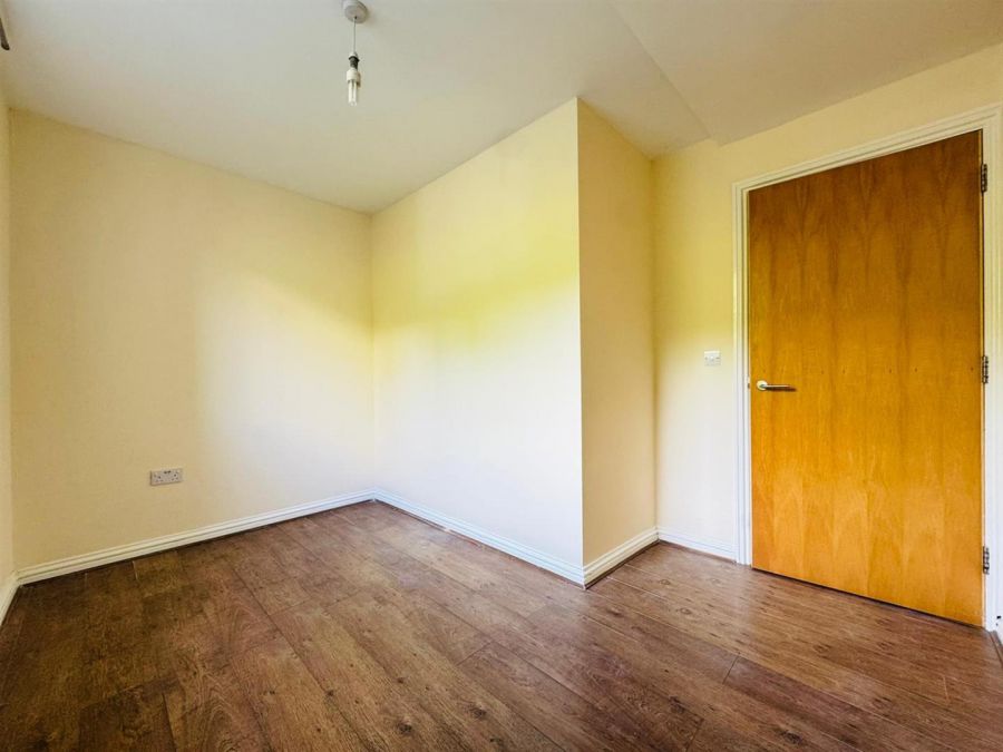 Apt 27, 3 Northview