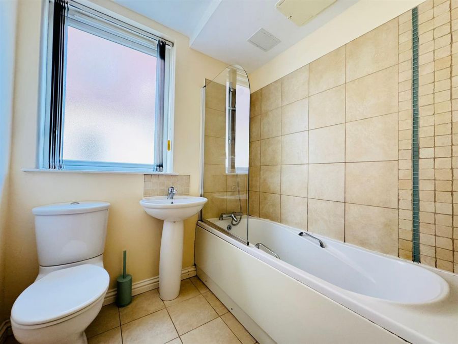 Apt 27, 3 Northview