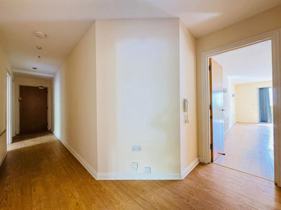 Apt 27, 3 Northview