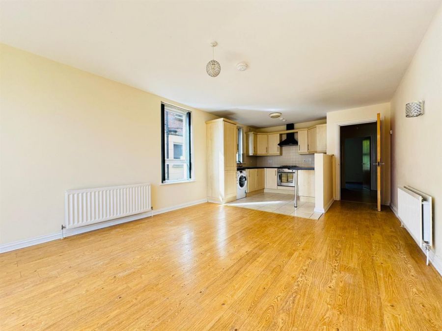 Apt 27, 3 Northview