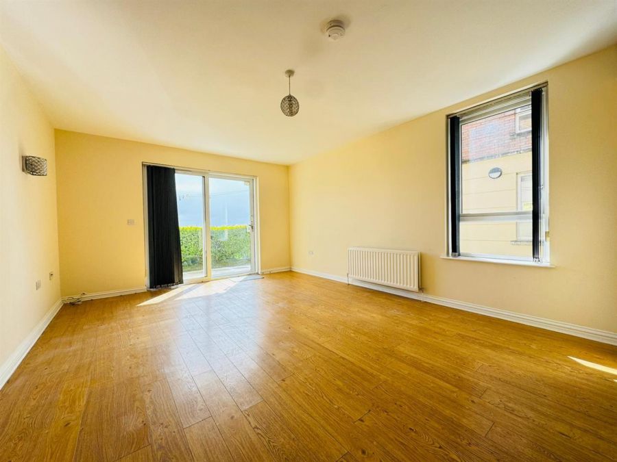 Apt 27, 3 Northview