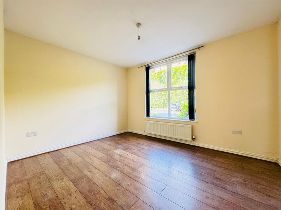 Apt 27, 3 Northview