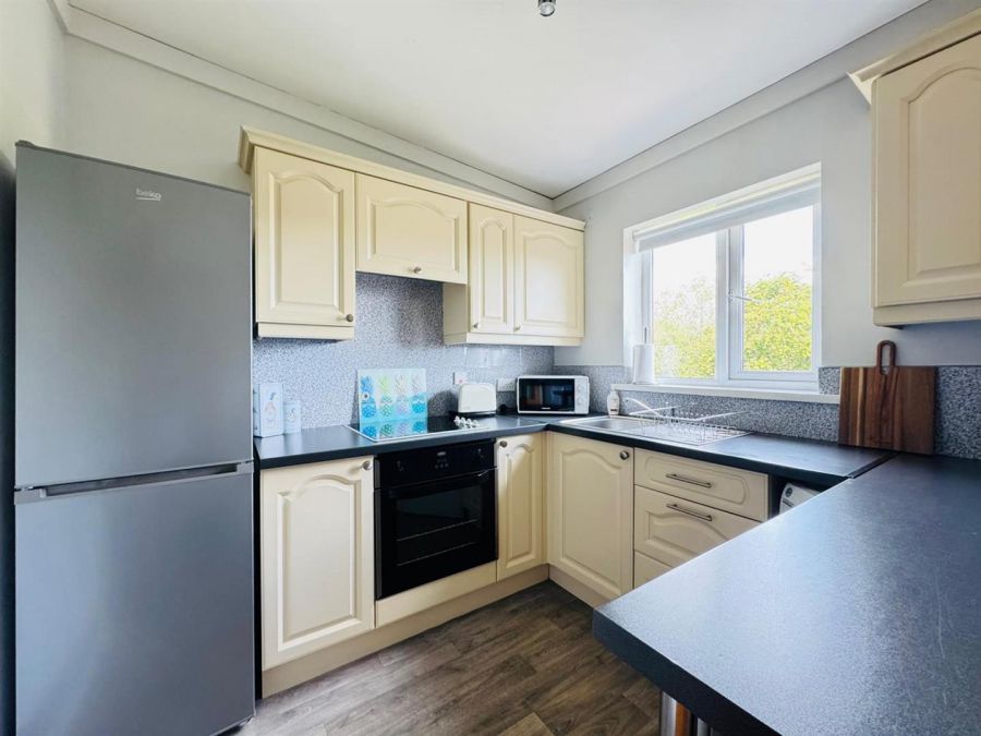 13F Barna Square