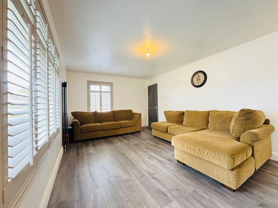 42 Mulderg Drive