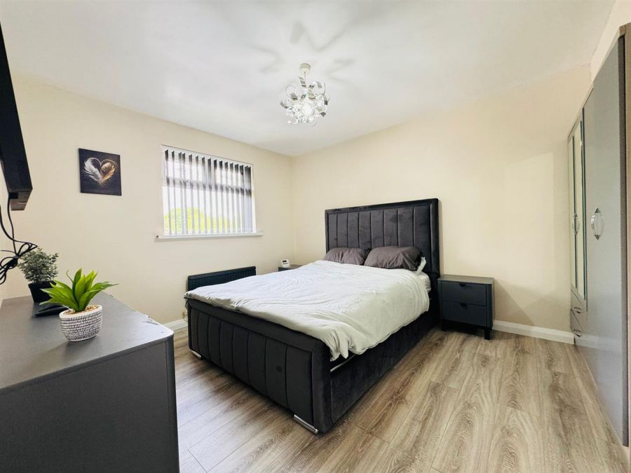 42 Mulderg Drive