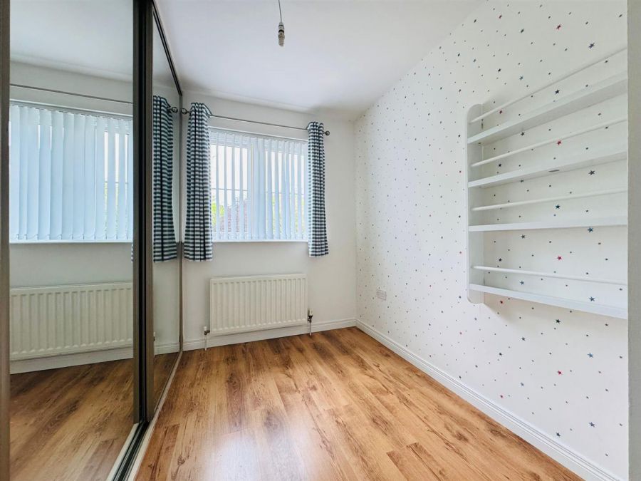 10 Tobar Glen