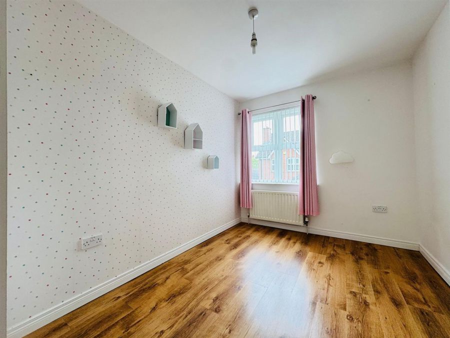 10 Tobar Glen