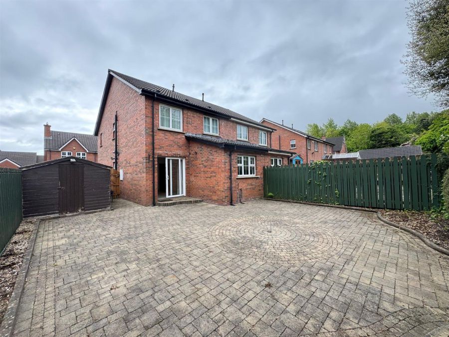 10 Tobar Glen