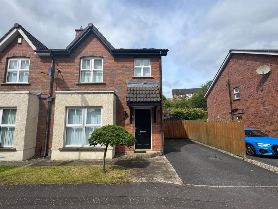 10 Tobar Glen
