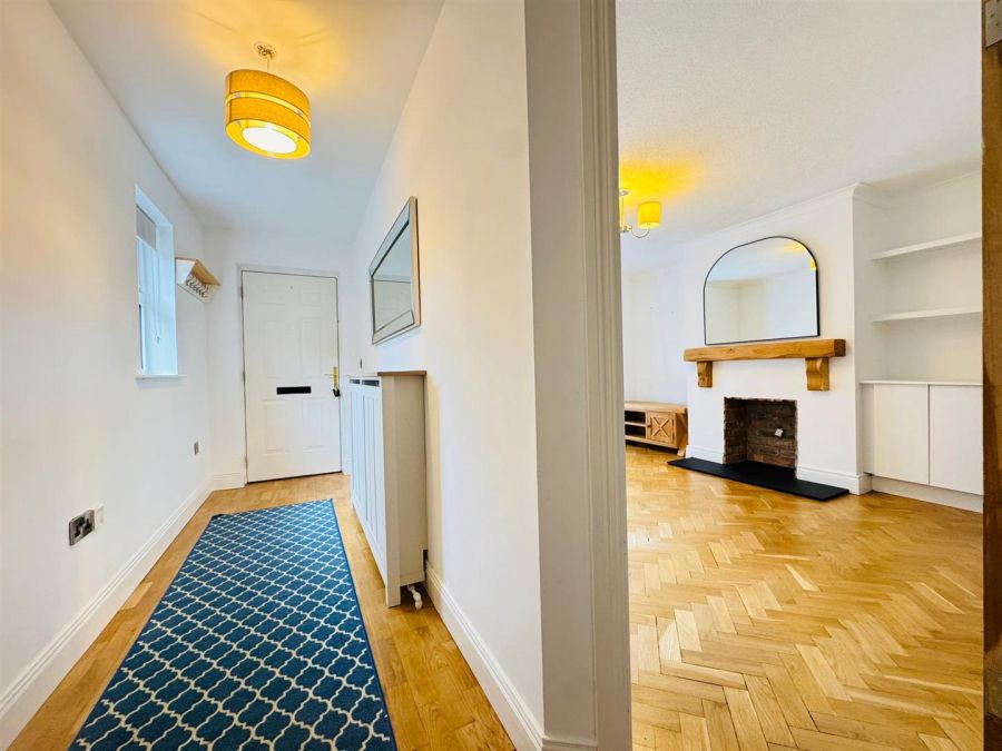10 Tobar Glen