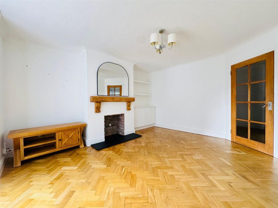 10 Tobar Glen