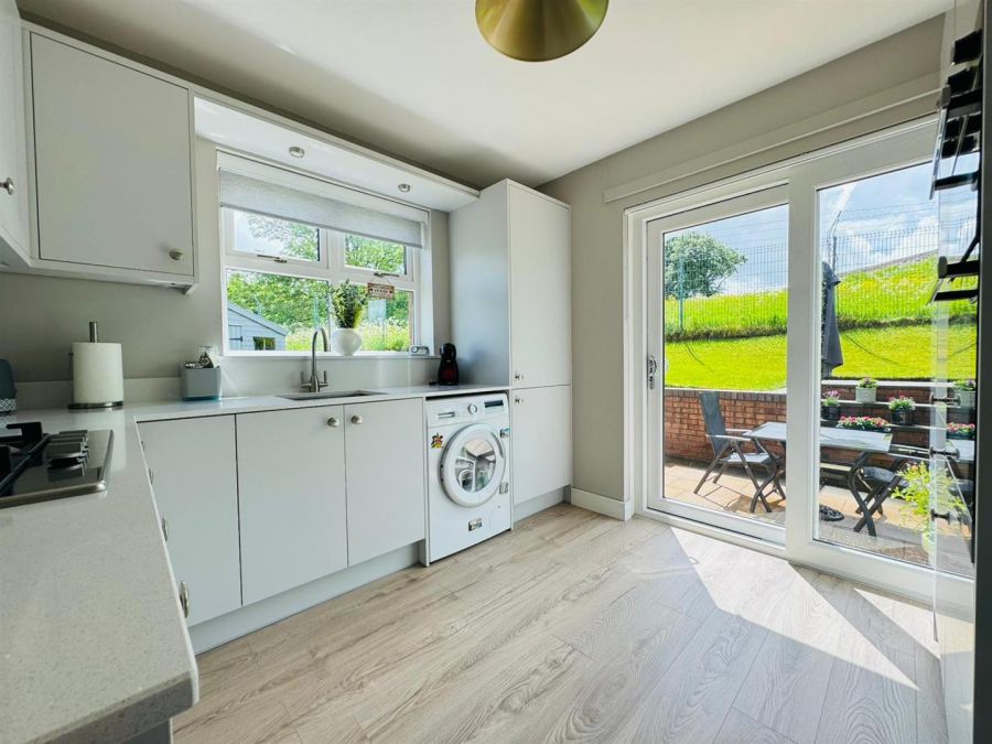18 Mayfield Road