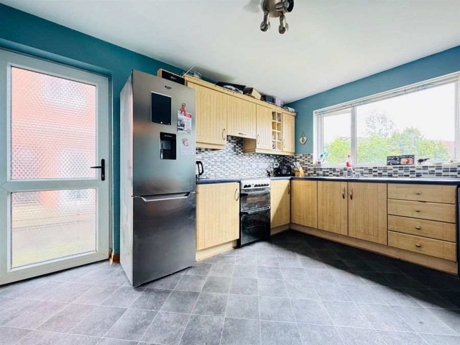 12 Glenview Park
