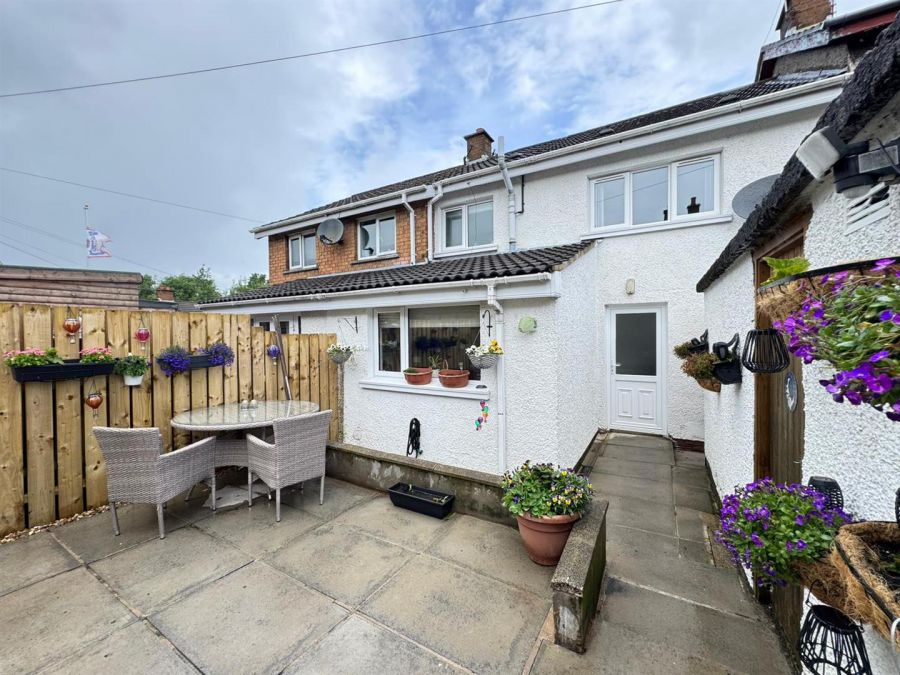 10 Brickhill Park