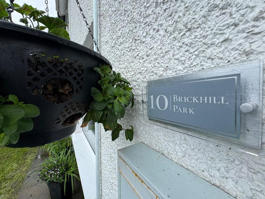 10 Brickhill Park