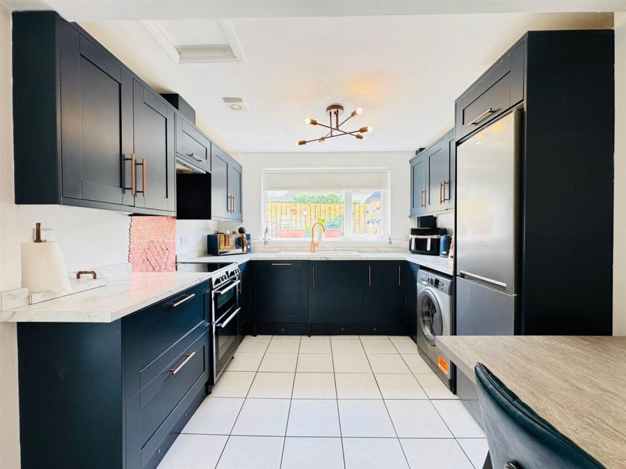 10 Brickhill Park