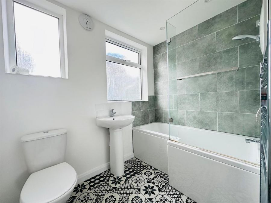 5 Abbots Gardens