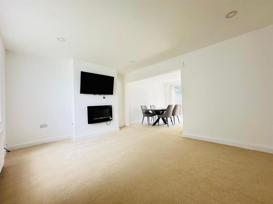 5 Abbots Gardens