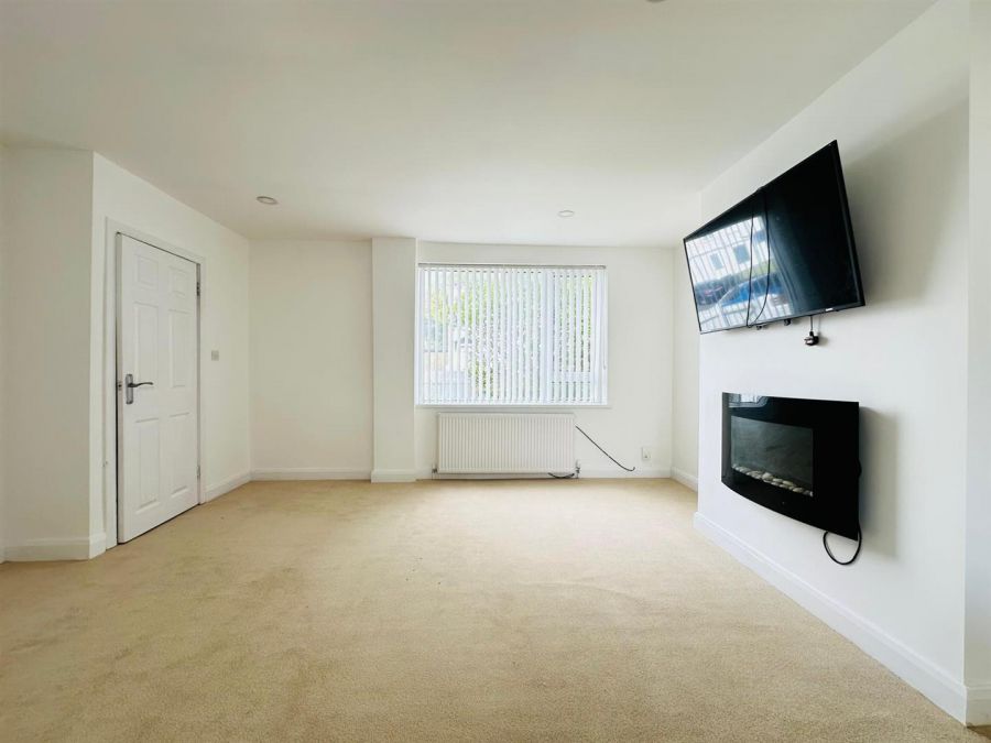 5 Abbots Gardens