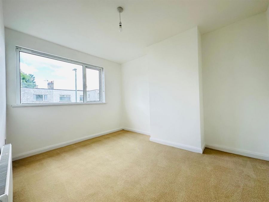 5 Abbots Gardens