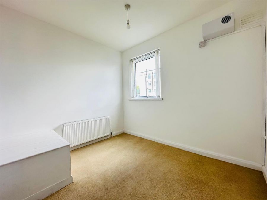 5 Abbots Gardens