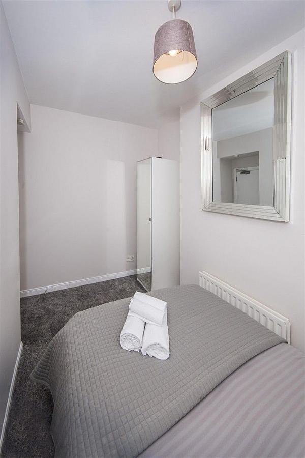 3, 74 University Street