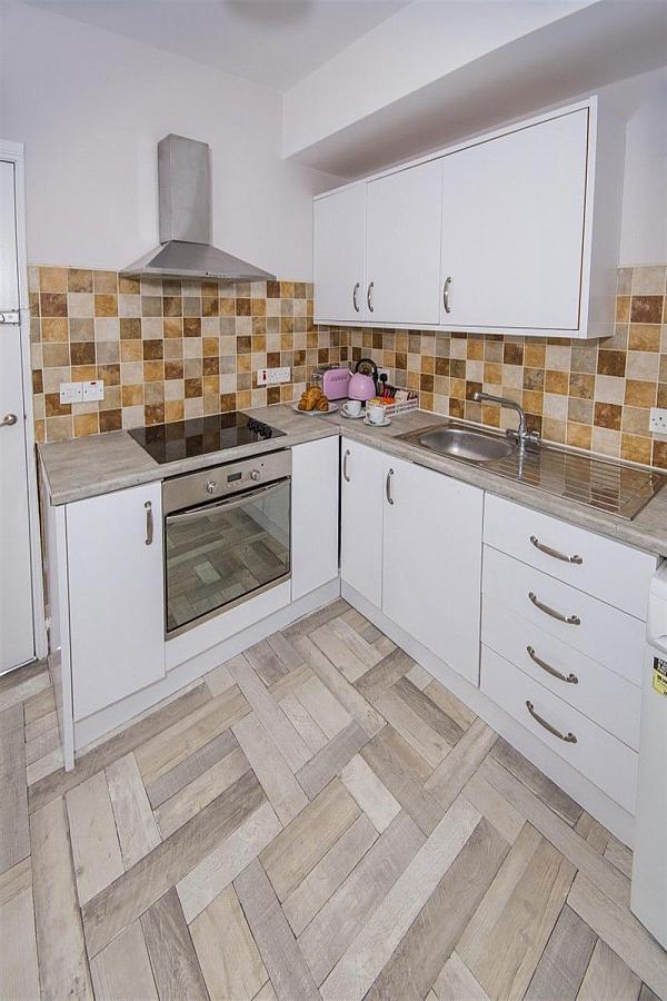 3, 74 University Street