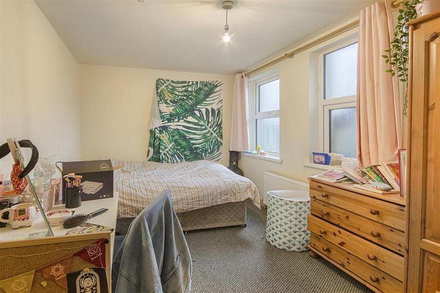 1, 74 University Street