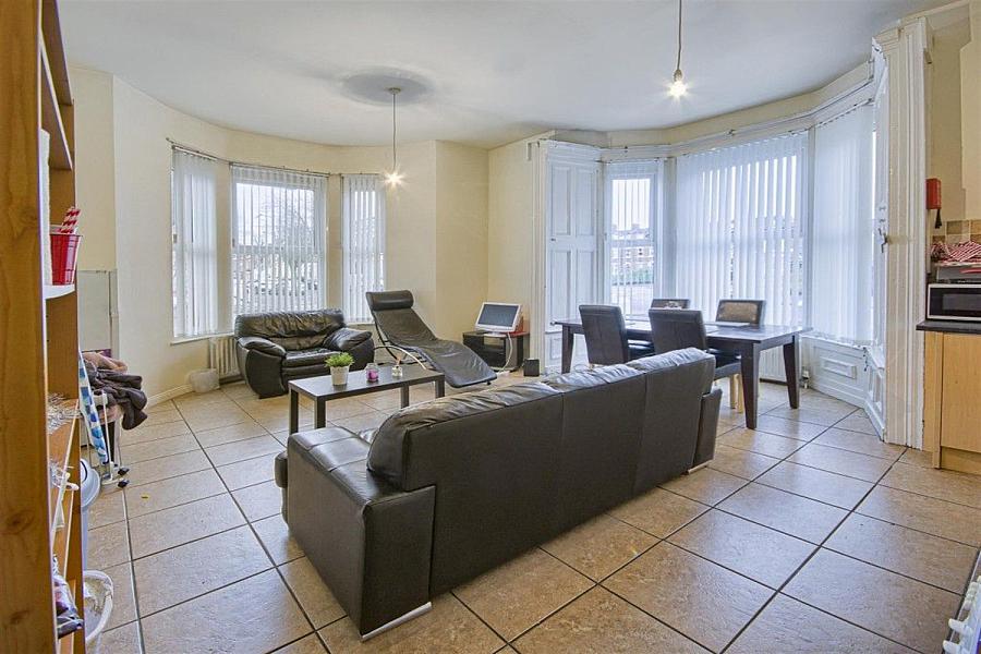 1, 74 University Street