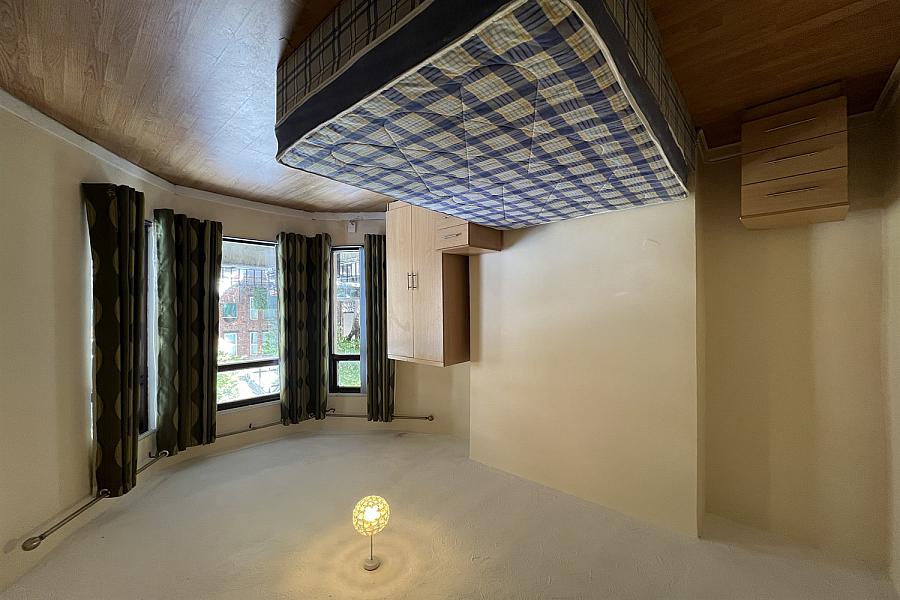 103 University Avenue