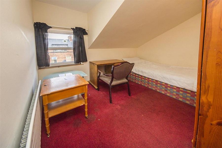 2, 26 Fitzroy Avenue